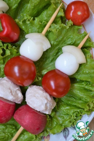 Закуска на шпажках из индейки