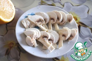 Зелёный салат с индейкой и жимолостью Зелёный салат с индейкой и жимолостью