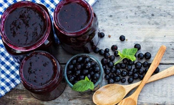 Варенье-пятиминутка из смородины через мясорубку