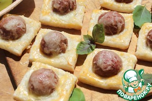Тефтели из индейки в слоеном тесте