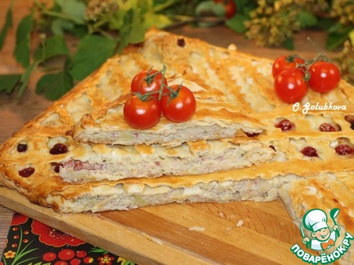 Пирог с индейкой, картофелем и луком