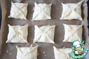 Слойки с бараниной, сыром и перцем