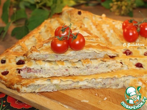 Пирог с индейкой, картофелем и луком