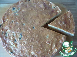 Пирог закусочный с колбасой "Радужная рыба"