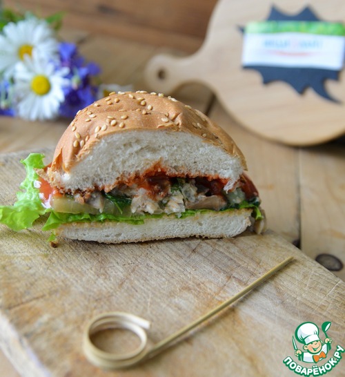 Бургер с индейкой, шпинатом и шампиньонами