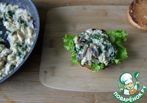 Бургер с индейкой, шпинатом и шампиньонами