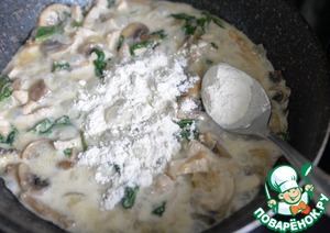 Бургер с индейкой, шпинатом и шампиньонами