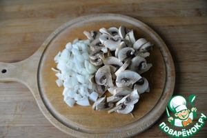 Бургер с индейкой, шпинатом и шампиньонами