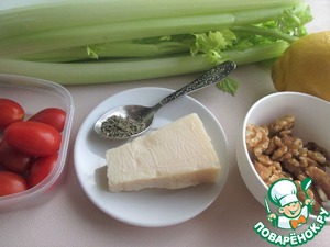 Черешковый сельдерей с томатами и пармезаном Черешковый сельдерей с томатами и пармезаном