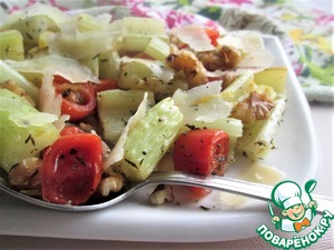 Черешковый сельдерей с томатами и пармезаном Черешковый сельдерей с томатами и пармезаном