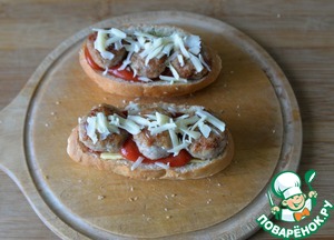 Фрикадельки из индейки, запечённые в булочке Фрикадельки из индейки, запечённые в булочке