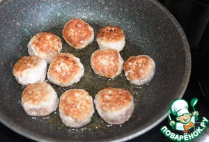 Фрикадельки из индейки, запечённые в булочке Фрикадельки из индейки, запечённые в булочке