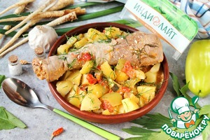 Голень индейки тушеная в соусе