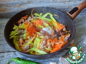 Индейка в остром овощном соусе