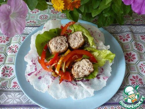 Котлеты из индейки с летним салатом