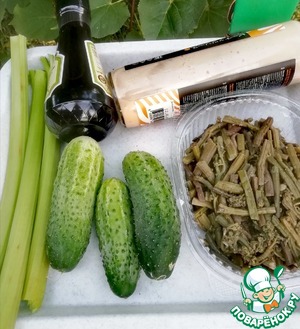 Летний салат с ревнем "Мой" Летний салат с ревнем "Мой"