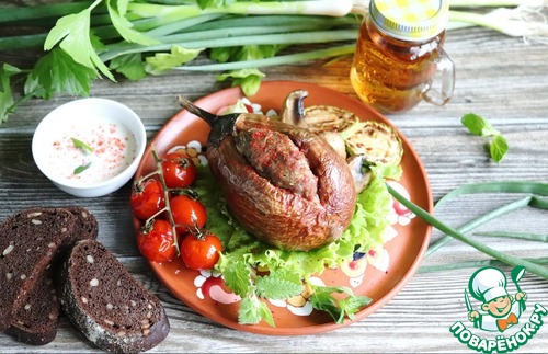 Мятый баклажан, фаршированный бараниной