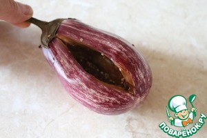 Мятый баклажан, фаршированный бараниной
