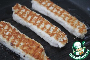 "Палочки" из фарша с белым соусом