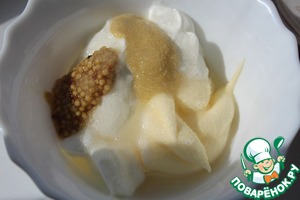 "Палочки" из фарша с белым соусом