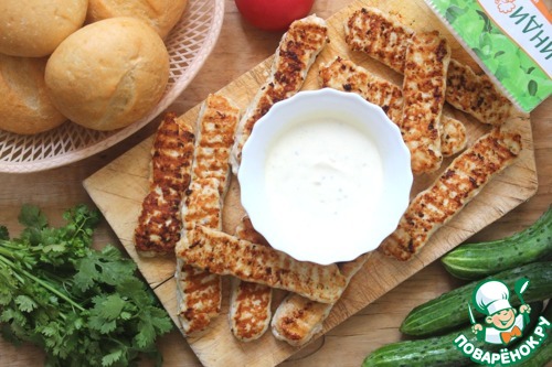 "Палочки" из фарша с белым соусом