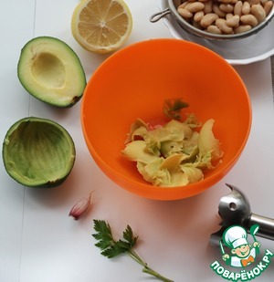 Паштет из фасоли и авокадо