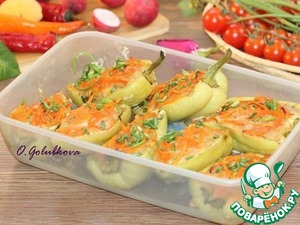 Половинки перца, запечённые с начинкой
