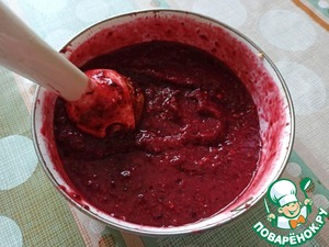 Шашлык из индейки с ягодным соусом