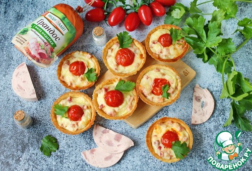 Тарталетки с колбасой и сыром
