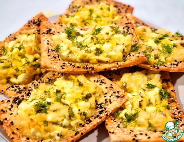 Слойки с яйцом и зеленым луком Слойки с яйцом и зеленым луком