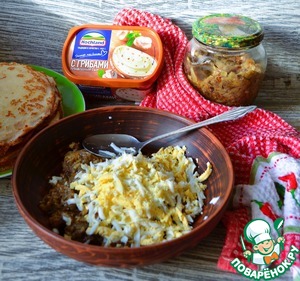 Блинчики с грибами и плавленым сыром