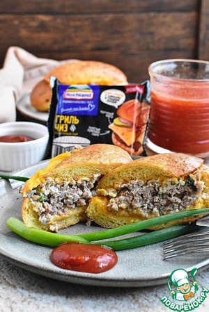 Булочка с фаршем и яйцом Булочка с фаршем и яйцом