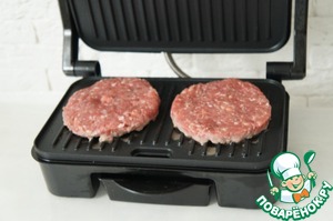 Бургер-гриль с необычным сыром Бургер-гриль с необычным сыром