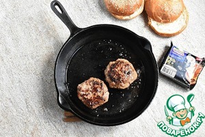 Чизбургер с маринованной котлетой