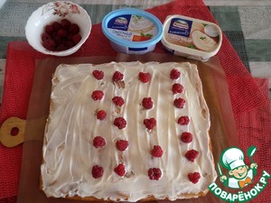 Медовый рулет с малиной