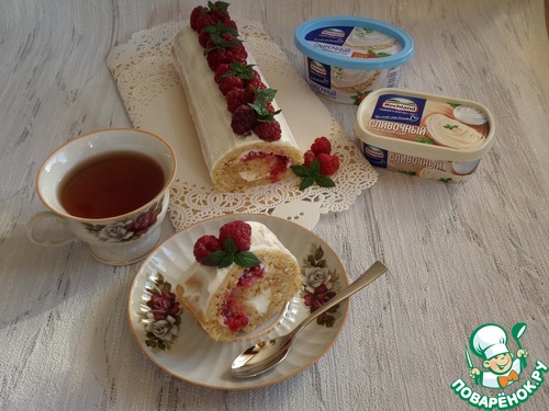 Медовый рулет с малиной