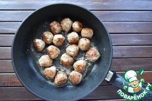 Фрикадельки с начинкой из плавленного сыра Фрикадельки с начинкой из плавленного сыра