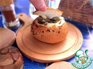 Хлебные горшочки с мясом и сыром Хлебные горшочки с мясом и сыром