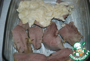 Язык в сырном соусе