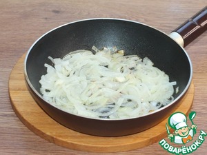 Минтай под шапочкой с сырным соусом