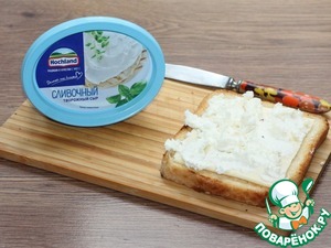 Сэндвич с карамельной брусникой и сыром Сэндвич с карамельной брусникой и сыром