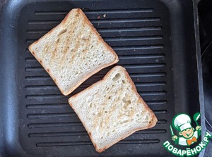 Сэндвич с сыром и запечёнными томатами