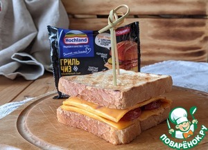 Сэндвич с сыром и запечёнными томатами