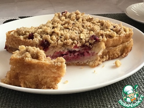 Запеченный французский тост с брусникой и творожным сыром Запеченный французский тост с брусникой и творожным сыром