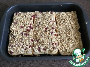 Запеченный французский тост с брусникой и творожным сыром Запеченный французский тост с брусникой и творожным сыром