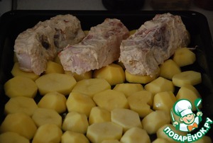 Запеченый картофель с сырными ребрышками