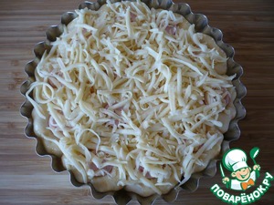 Пирог отрывной с сосисками и сыром