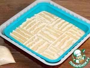 Пирог с кремом и мелкими ягодами Пирог с кремом и мелкими ягодами