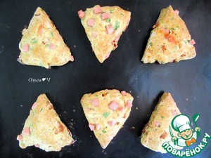 Сконы с колбасой и вялеными томатами Сконы с колбасой и вялеными томатами