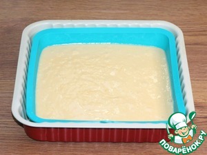 Пирог с кремом и мелкими ягодами Пирог с кремом и мелкими ягодами